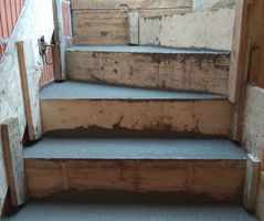 Concrete stairs form work